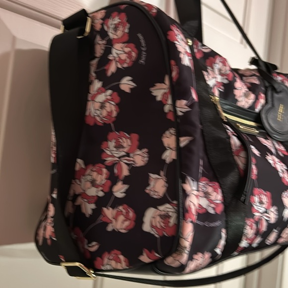 Juicy Couture Overnight / Duffle Bag  NWOT - Picture 4 of 9